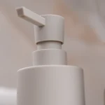 جا مایع اسکاچ ظرفشویی همراه با فرچه طرح بیضی رنگ کرم - Image 3