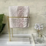 استند رو میزی دوبل پایه سنگ سفید رنگ طلایی s-1005 - Image 2