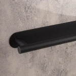 جای حوله ی چسبی پایه بیضی رنگ مشکی - Image 3