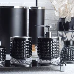 4 پارچه ی کریستالی مشکی با یراق استیل براق کد 72 - Image 2