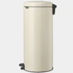 سطل زباله ی 30 لیتری برند برابانتیا رنگ کرم اسمگی - Image 3