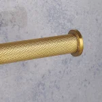 جای دستمال رول بلند چسبی پایه گرد آجدار رنگ طلایی مات new - Image 3