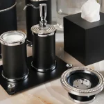 ست سرویس بهداشتی برنجی 6 پارچه ی لوکس نگین دار رنگ مشکی - Image 2