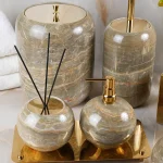 ست سرویس بهداشتی 7 پارچه ی سنگ طبیعی سبز با یراق برنج طلایی - Image 2