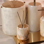 ست سرویس بهداشتی 8 پارچه سنگ طبیعی با یراق برنج طلایی وارداتی - Image 3