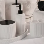 ست سرویس بهداشتی 7 پارچه ی پرسلان رنگ سفید با یراق مشکی وارداتی - Image 2