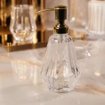 ست سرویس بهداشتی 7 پارچه ی کریستال و برنج وارداتی رنگ طلایی - Image 4