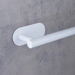 جای حوله بلند چسبی پایه گرد آجدار رنگ سفید new - Image 5