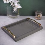 سینی چرمی با دسته برنجی رنگ طوسی