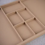 سینی چرمی بزرگ با محفظه نظم‌ دهنده رنگ کرمی