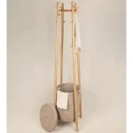 چوب لباسی به همراه سبد لباس چوب راش ضدآب - Image 2